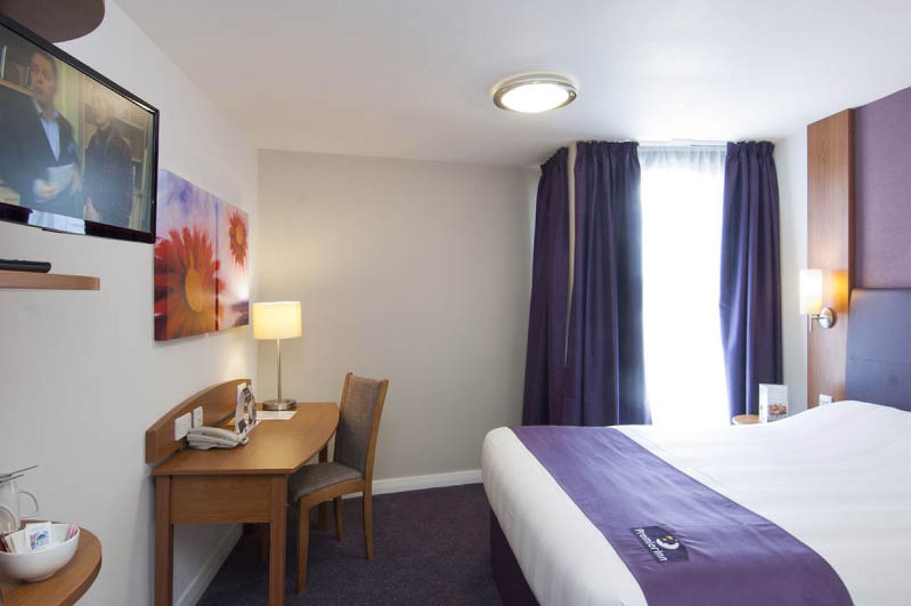 Premier Inn London Ilford Phòng bức ảnh