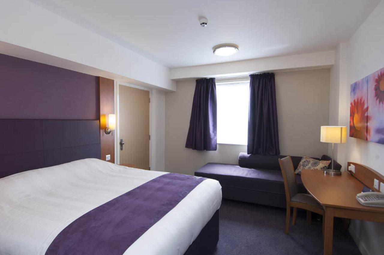 Premier Inn London Ilford Phòng bức ảnh