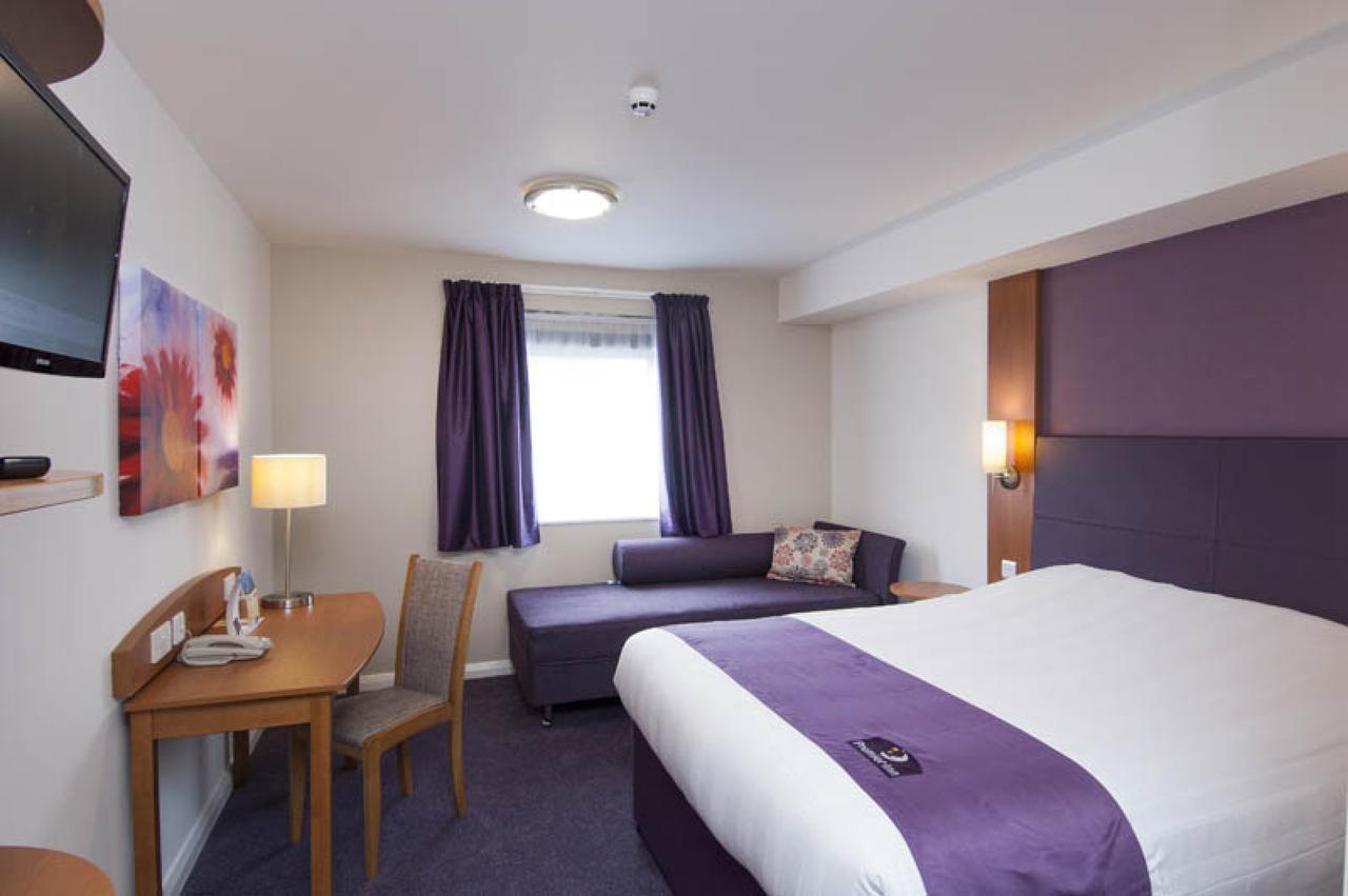 Premier Inn London Ilford Phòng bức ảnh