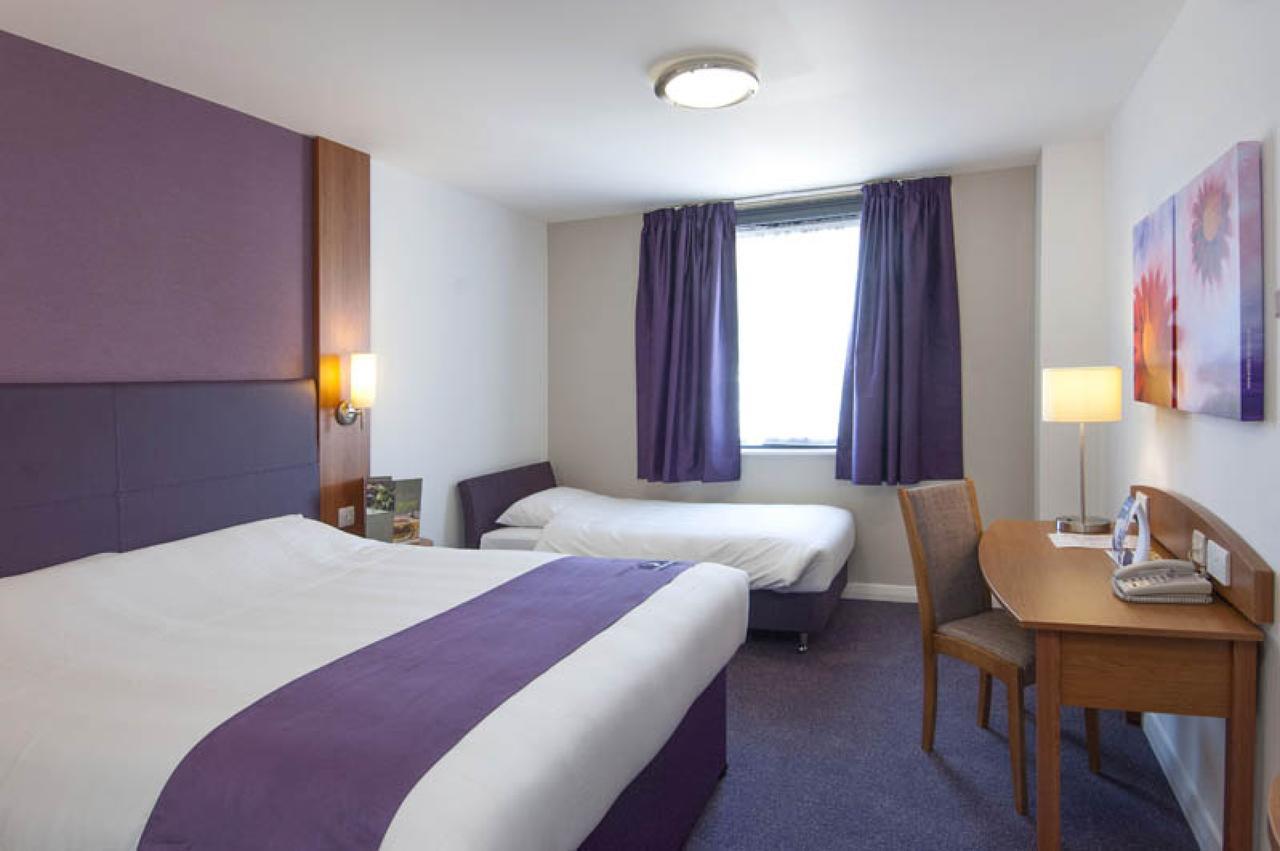 Premier Inn London Ilford Phòng bức ảnh